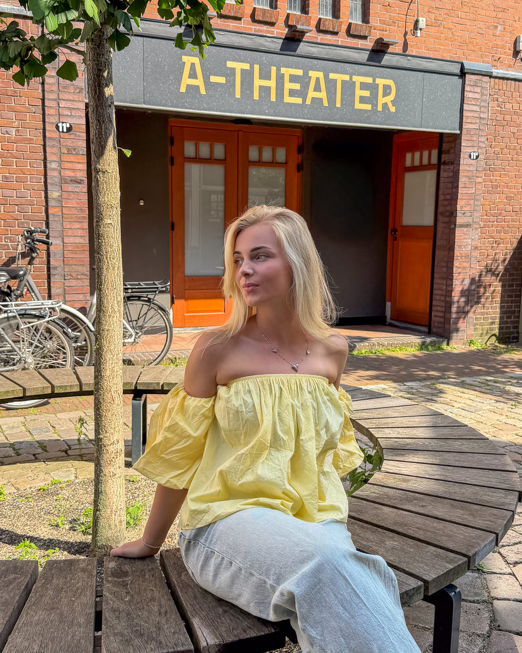 Off Shoulder Top - Geel
