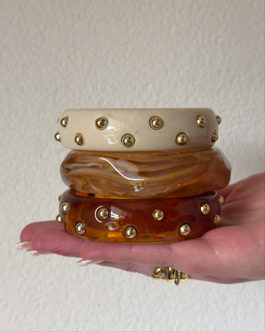 Yara Armband Bangle - Beige