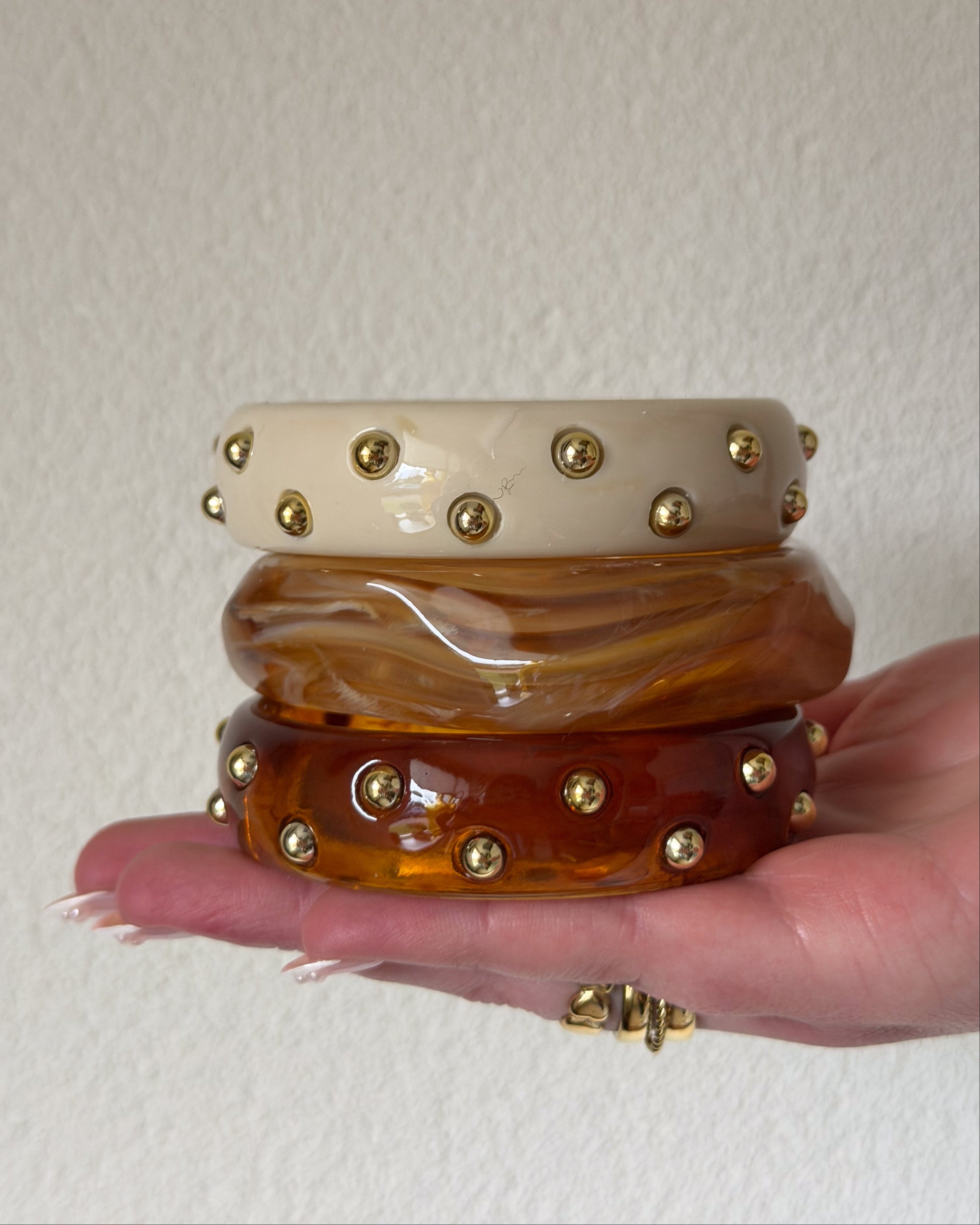 Yara Armband Bangle - Beige